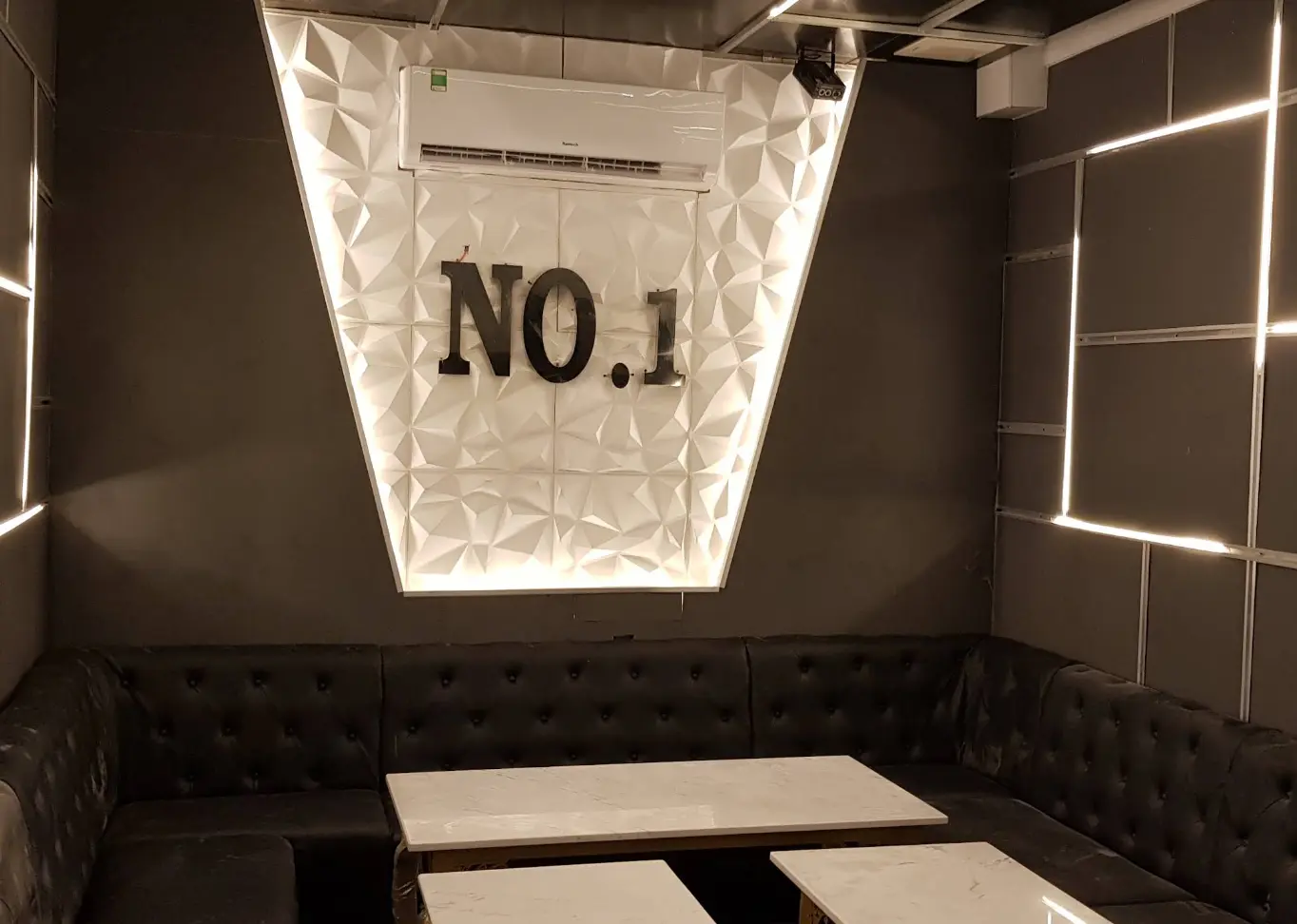 호치민 1군 넘버원 가라오케 | No.1 KTV