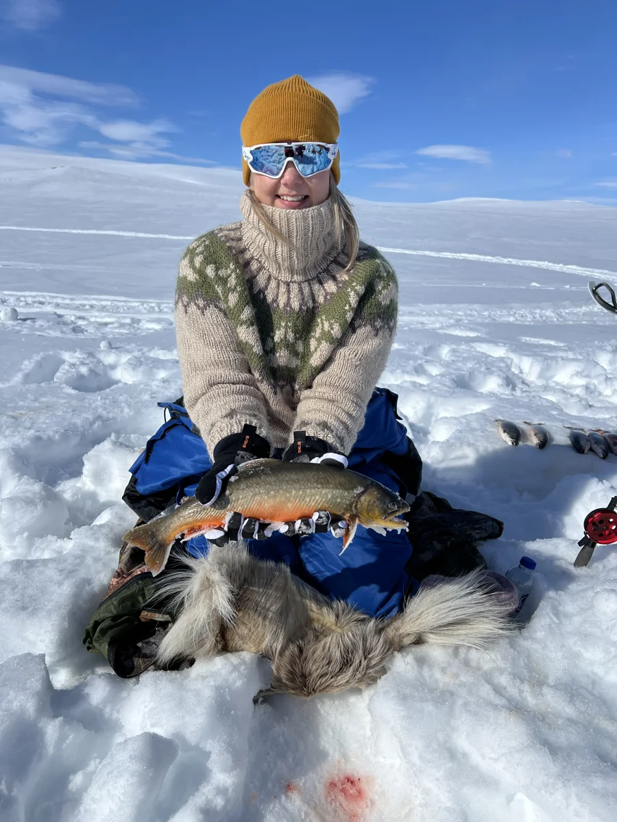 Ice fishing in Kautokeino on the Finnmarksvidda wilderness expanse! - bilde 3