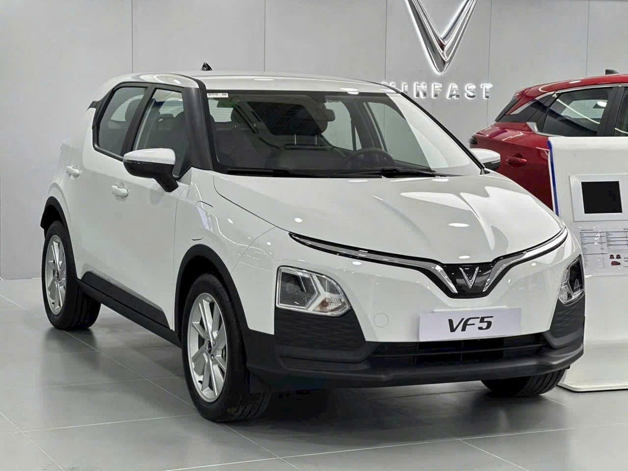 VinFast VF5 4