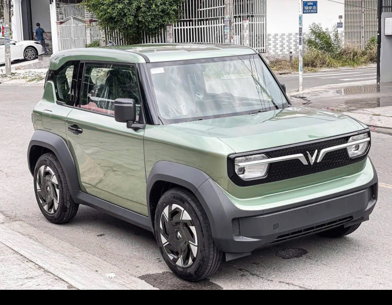 Vinfast VF3 8