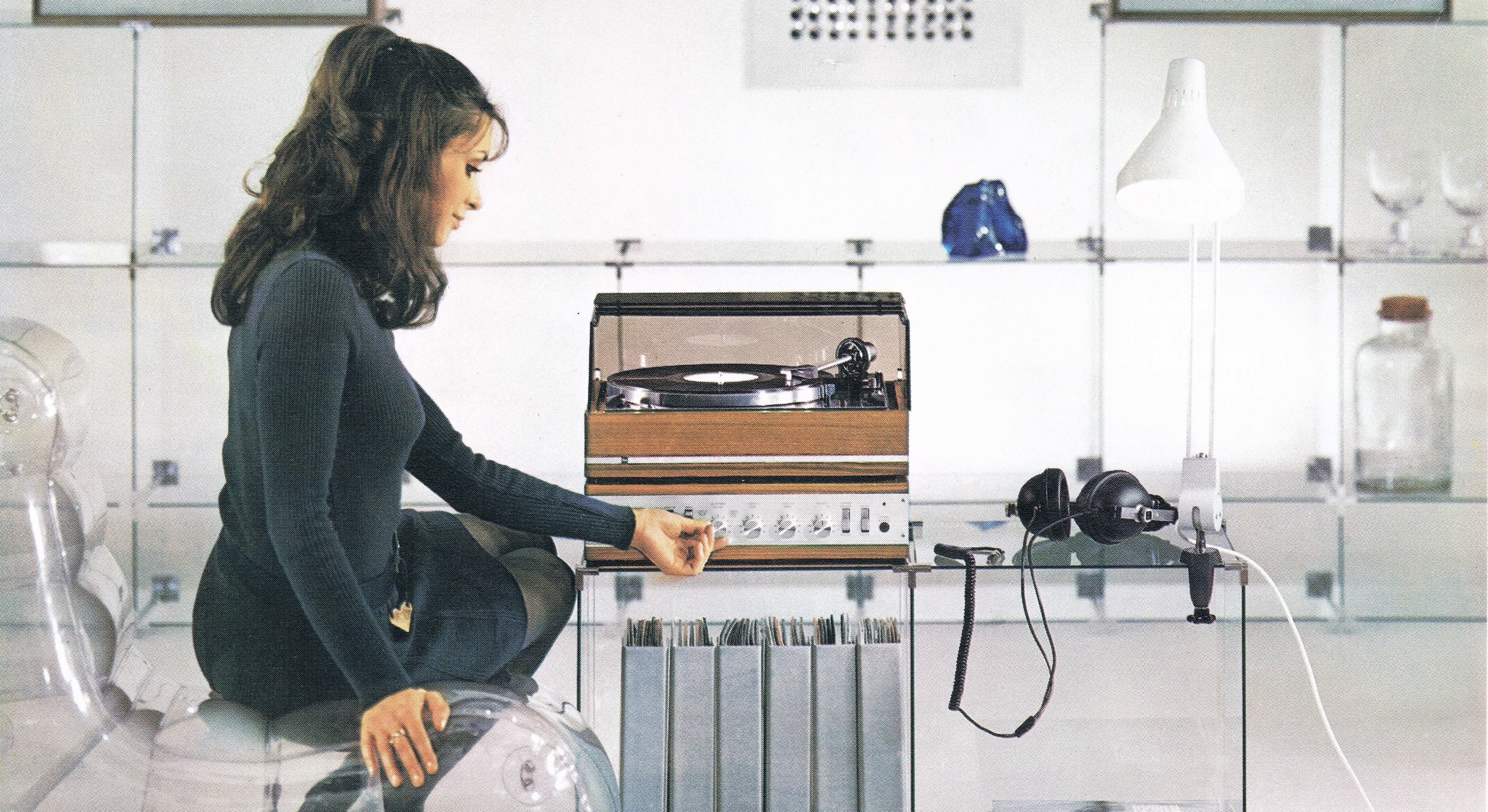 Werkbank met audio onderdelen