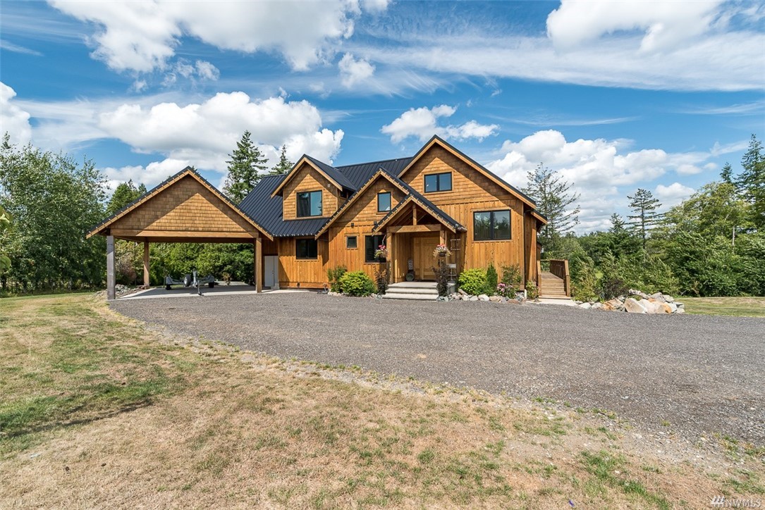 Stunning PNW Lodge Style Home with Spectacular Views Sells in Just 5 Days Despite Competition