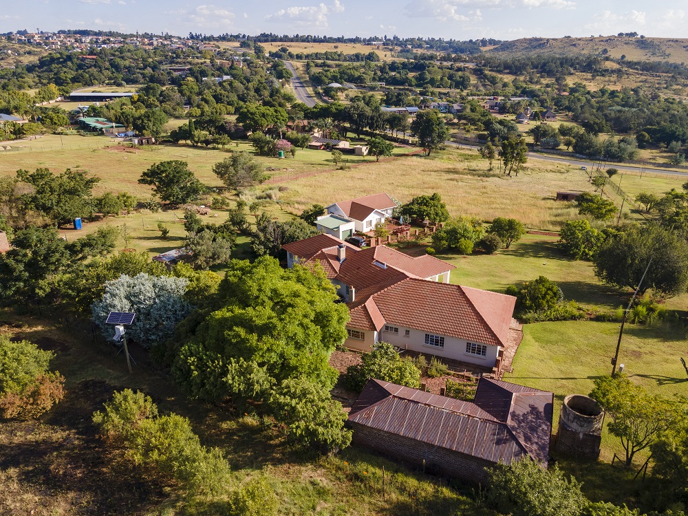 Luxury Farmhouse with Two Dwellings for Sale in Krugersdorp - Don't Miss Out!
