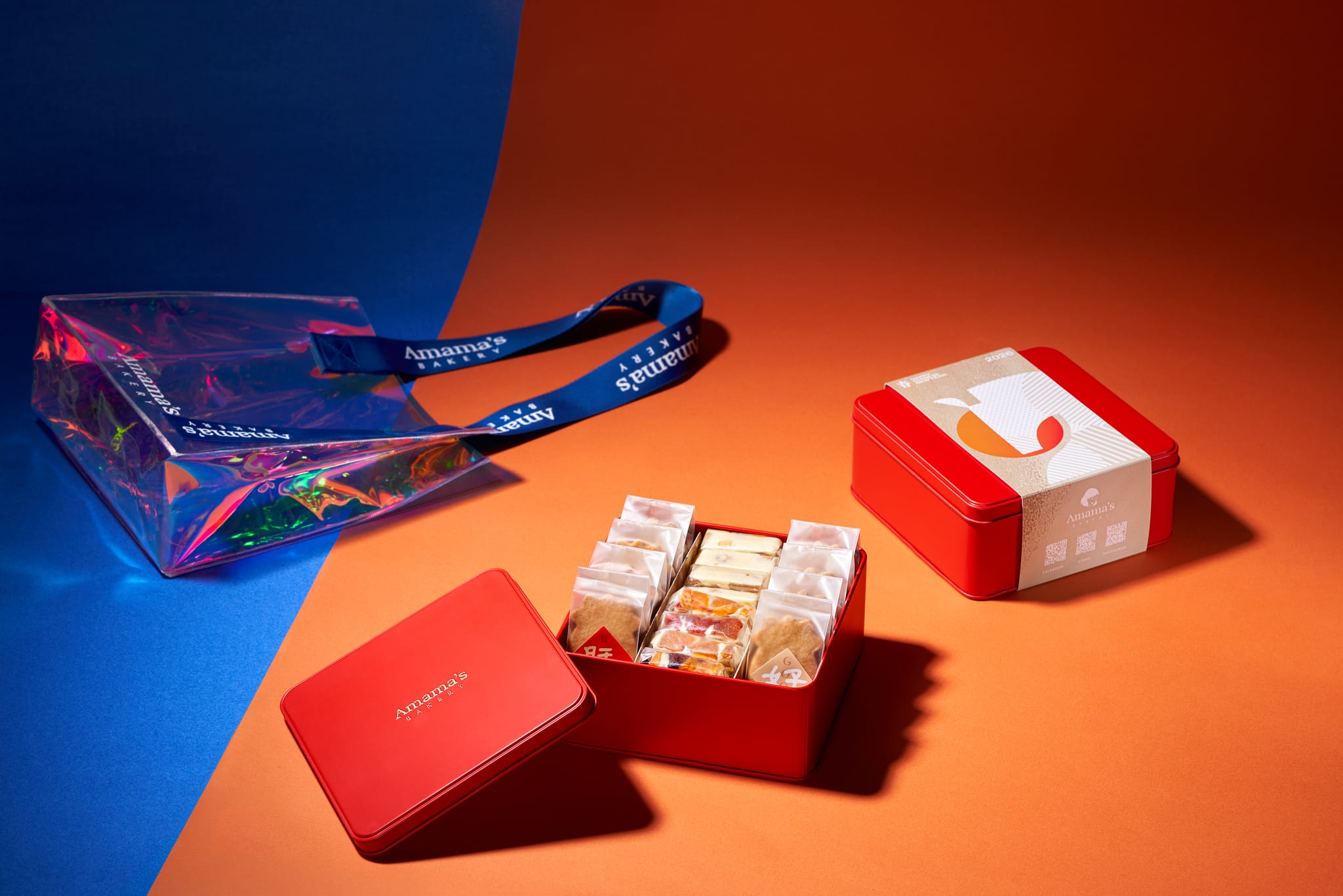 A瑪麻烘焙新春限定禮盒，紅色喜氣包裝，內含精選甜點。