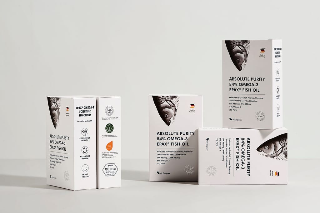 分子藥局ABSOLUTE PURITY 84% Omega-3魚油保健品多盒簡約陳列照。