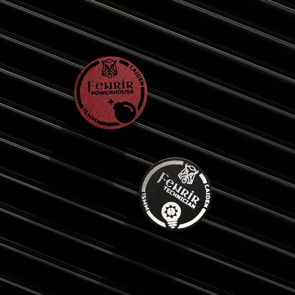 Caiden為Fighter-Tip專案設計的Feurir Powerhouse與Technician徽章。