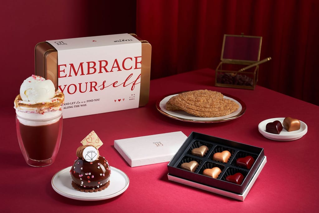 藏心禮盒：Feeling18心型巧克力、熱飲與甜點，呈現品牌真誠樣貌。