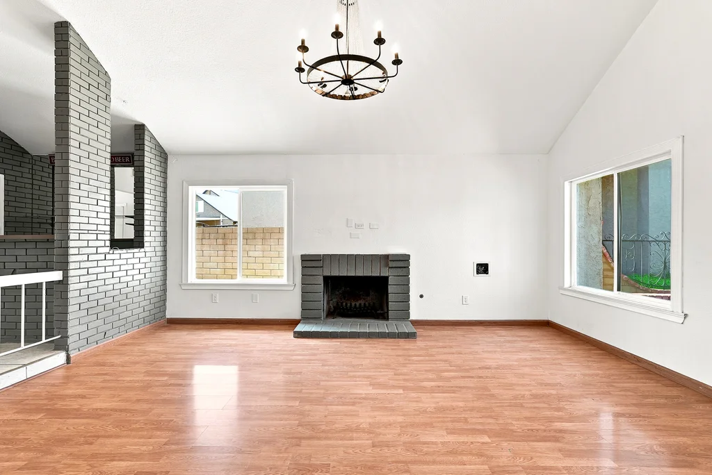 11423_Bartee_Avenue_007
