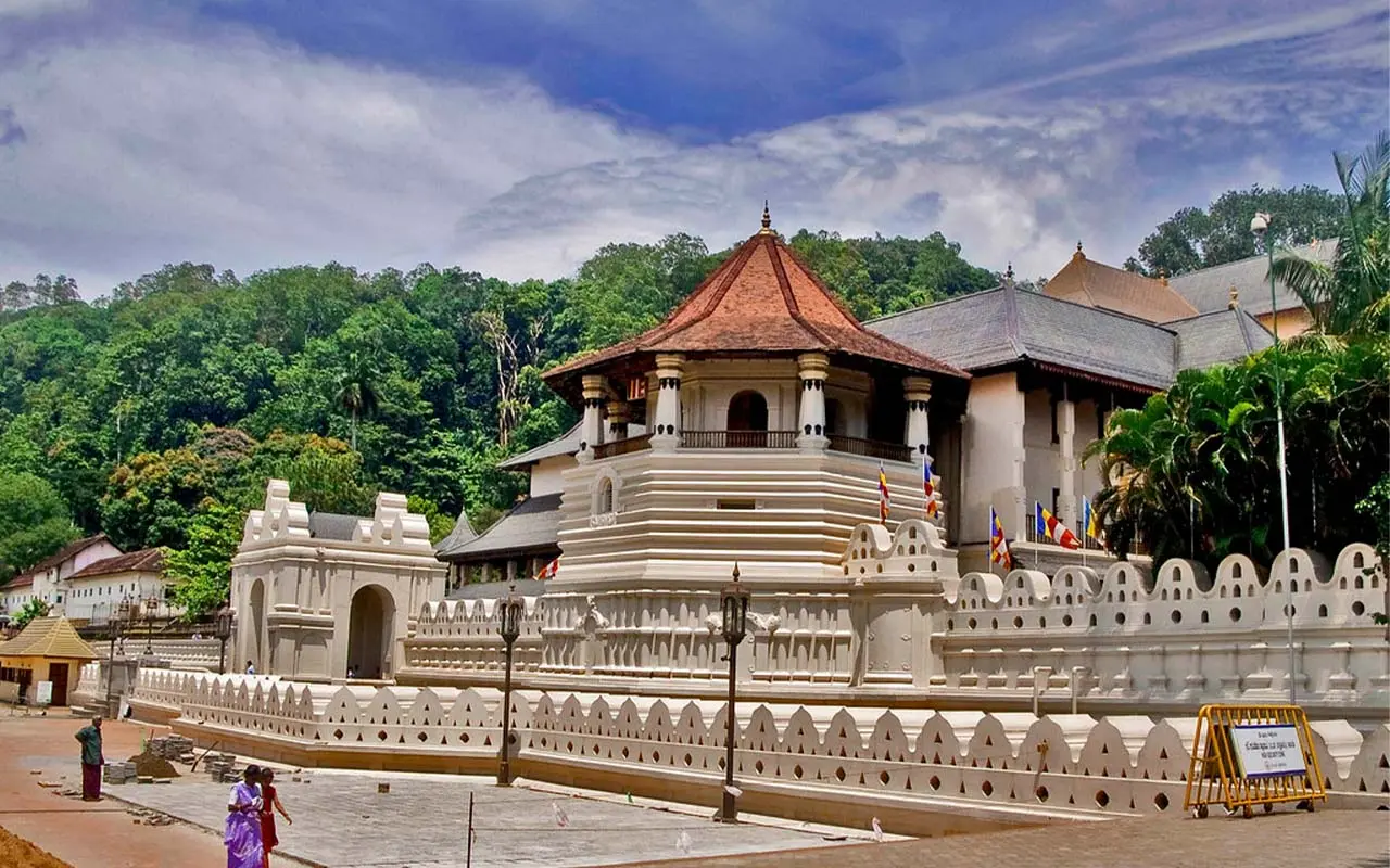 Kandy - Image 1