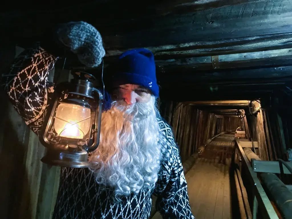 Bilde av gruvenissen inne i Gammelgruva.