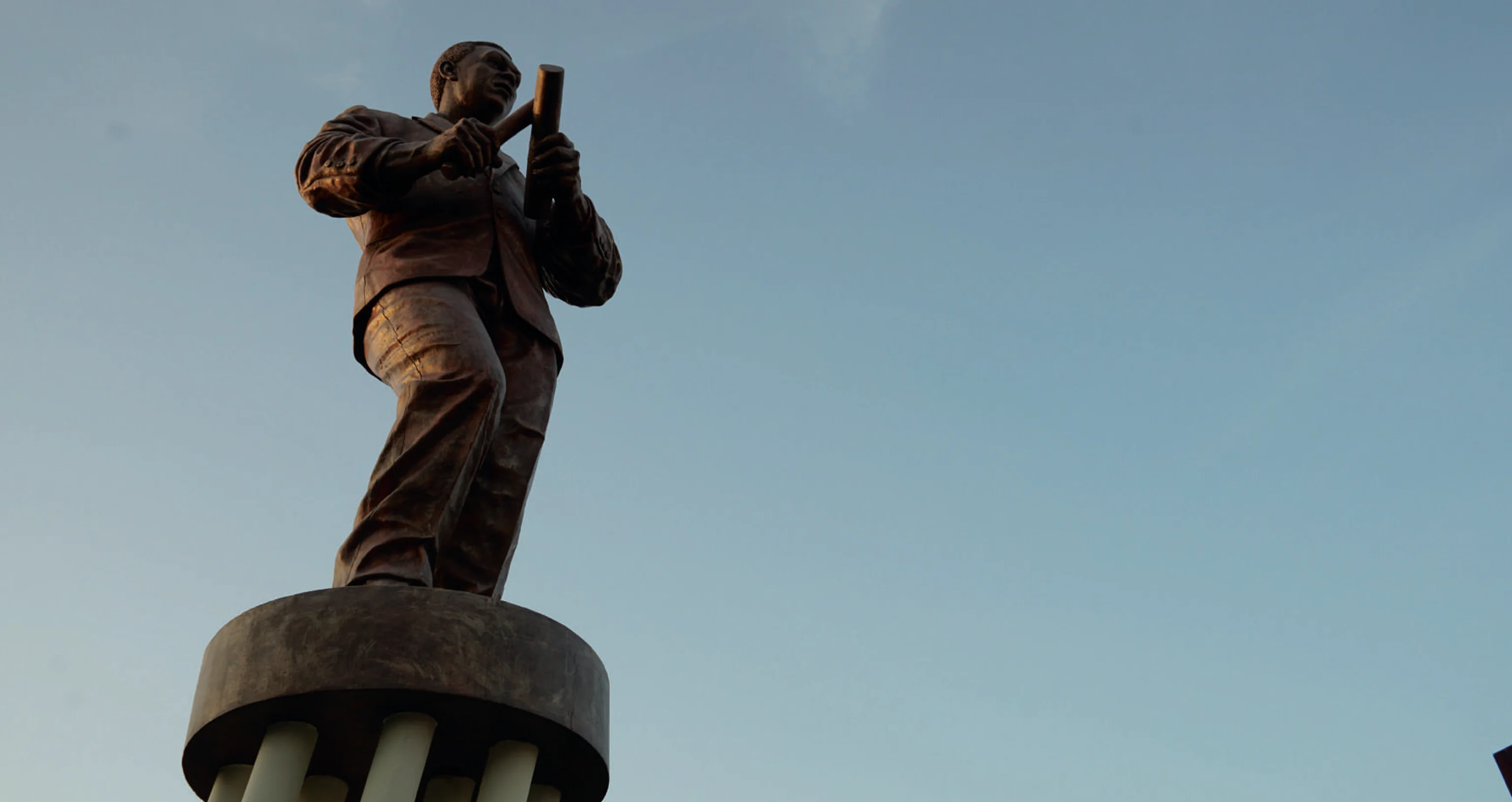 Estatua Homenaje Joe Arroyo