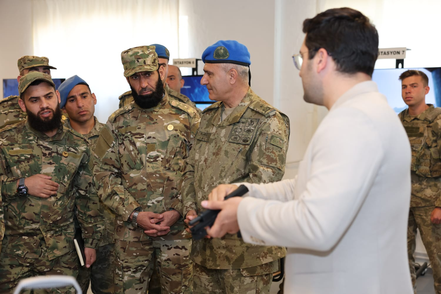 Syrische Militärdelegation begutachtet VISOR – Bild 1