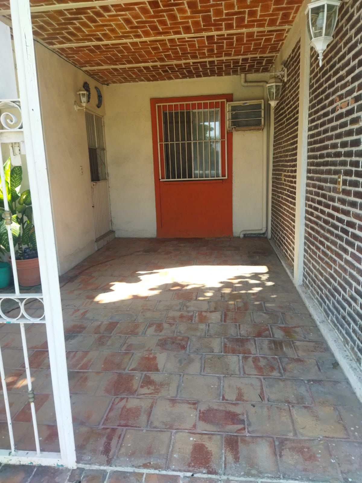 Casa en Venta — Calle Manzanillo, Roma Sur, Cuauhtémoc - Vista 1