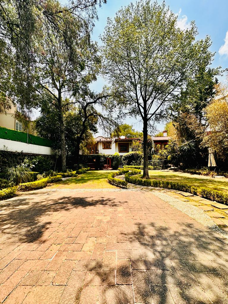 Casa en Venta — Calle Fuego, Jardines del Pedregal, Álvaro Obregón - Vista 2 Casa en Venta — Calle Fuego, Jardines del Pedregal, Álvaro Obregón - Vista 2