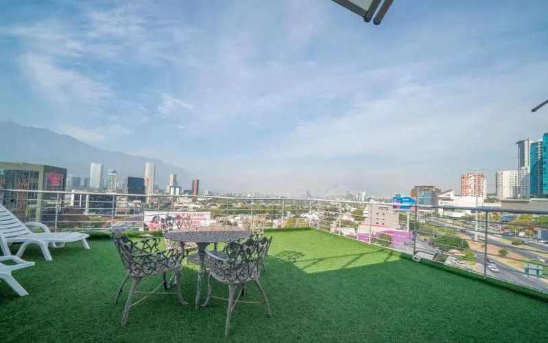 Edificio en Venta - Avenida Lázaro Cárdenas, Zona San Agustín Campestre, San Pedro Garza García - $130,000,000 - Vista Principal