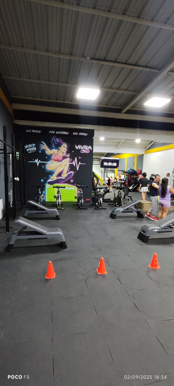 Mujeres entrenando en VIVRA360