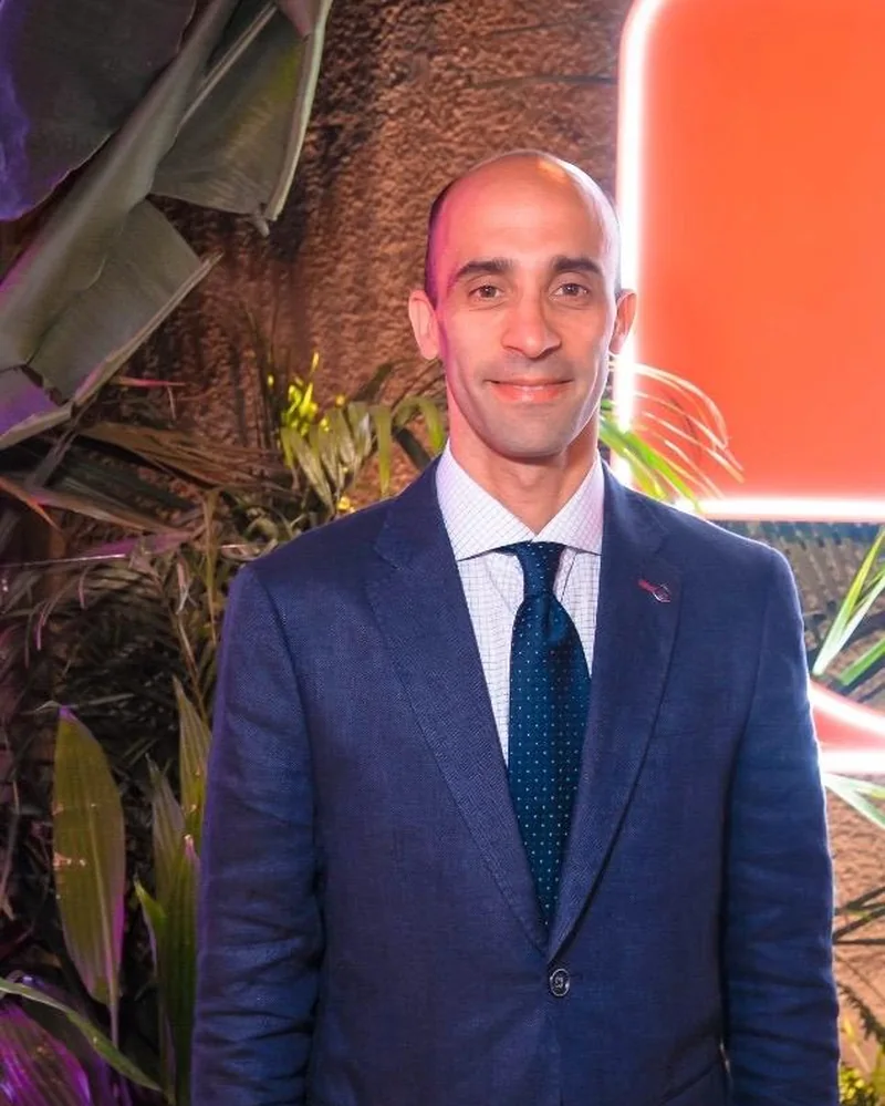 Dr. Adrián Sosa
