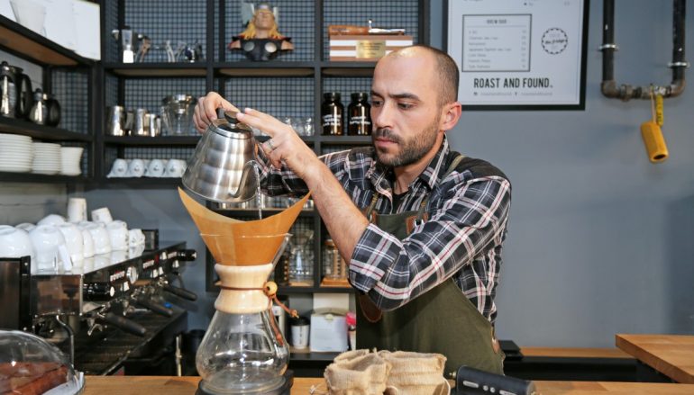 Barista Serkan Sağsöz.