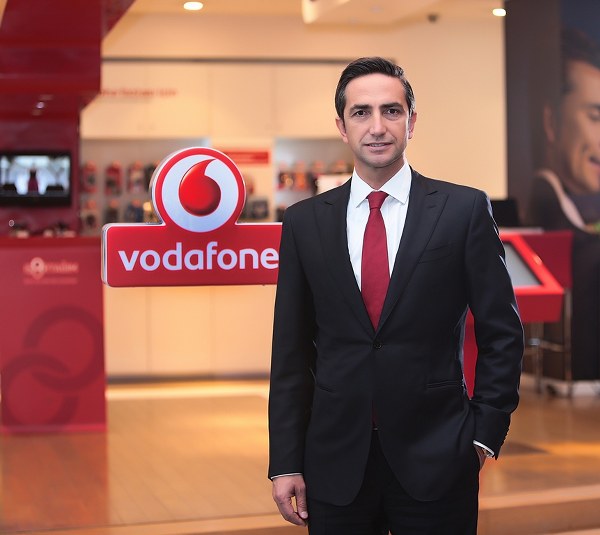 Vodafone Red’in ayrıcalıklarla dolu dünyasının her geçen gün genişlediğine dikkat çeken Vodafone Türkiye İcra Kurulu Başkan Yardımcısı Engin Aksoy, şunları söyledi.