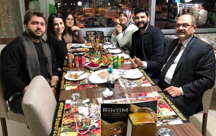 Rıhtım Restaurant Müdürü Kadir Kurtlar görseli.