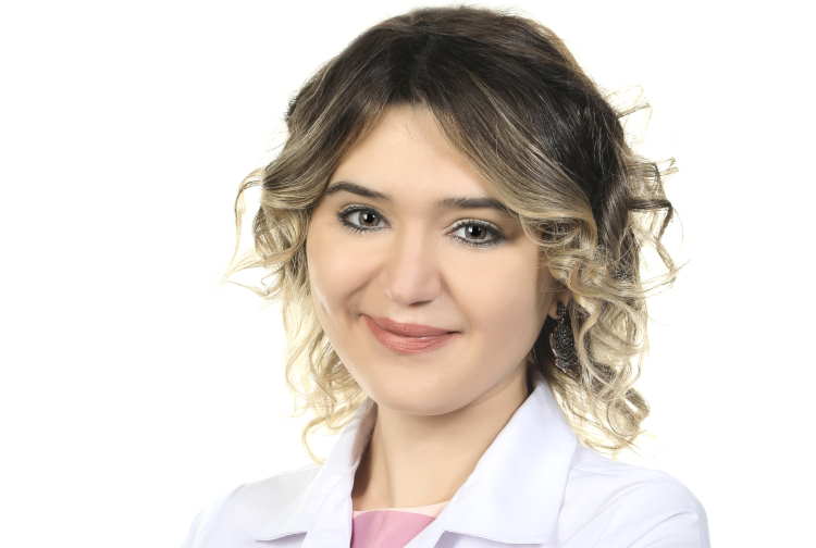 Romatem Hastanesi Fiziksel Tıp ve Rehabilitasyon Uzmanı Dr. Esra Mustafa görseli Vitamin Haber'de.