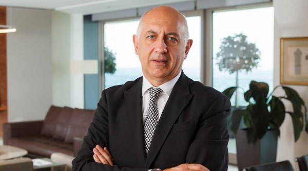 Ali Kibar, Kibar Holding Yönetim Kurulu Başkan Yardımcısı ve Chief Executive Officer (CEO) olarak yürüttüğü görevinden 10.01.2014 tarihinde Kibar Holding Yönetim Kurulu Başkanı olarak görevine devam etmektedir.