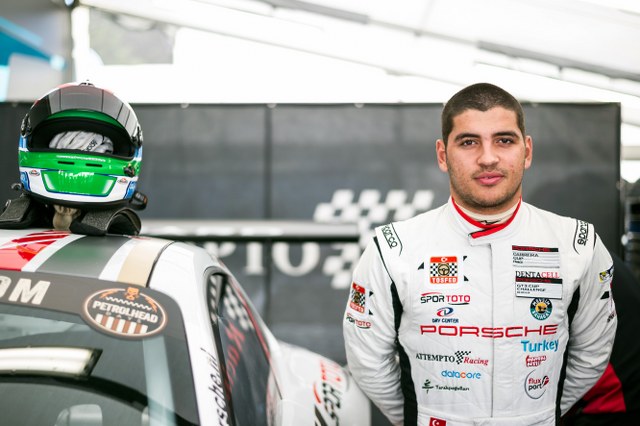 Ayhancan Güven, birbirinin eşi Porsche 911 GT3 otomobillerin mücadelesinde bir kez daha podyum hedefliyor.