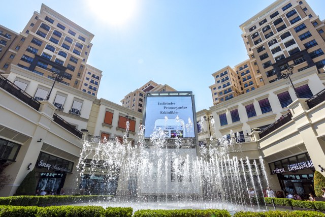Emaar Square Mall’da yer alan ve Anadolu Yakası’nın ilk 4DX teknolojisine sahip sineması Cinemaximum Emaar Square Mall, sınırsız patlamış mısır ile sinemaseverlerin keyfini ikiye katlıyor.