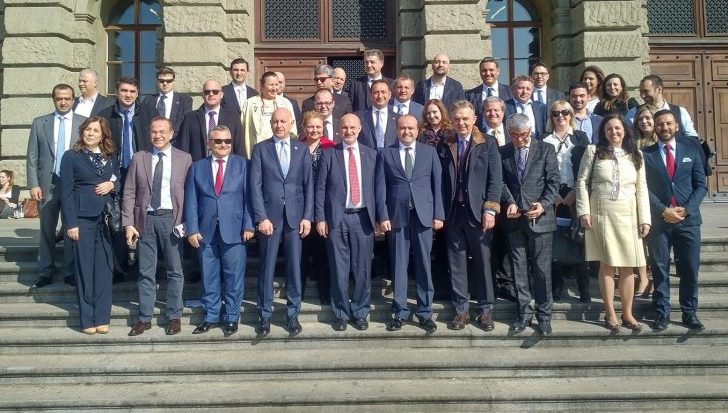 İsviçre Ulusal Merkez Bankası, İsviçre Federal Malzeme Bilimi ve Teknolojileri Merkezi (EMPA) heyet tarafından ziyaret edilen kurumlar arasında yer aldı. İsviçre Büyükelçiliği de heyetin önemli ziyaret adreslerinden biriydi.