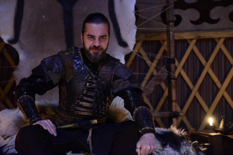 TRT 1 ekranlarının fenomen dizisi Diriliş ‘Ertuğrul’un 85’nci bölümü yine çok konuşulacak gelişmeleri ekrana getirecek.