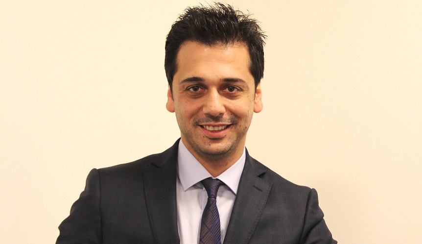 Eren Çaşkurlu, iş hayatına Roche’ta ‘Viroloji Pazarlama Departmanı’nda başladı. Ardından, Eli Lilly’de ‘Pazarlama Araştırmaları Uzmanı’ olarak çalıştı.