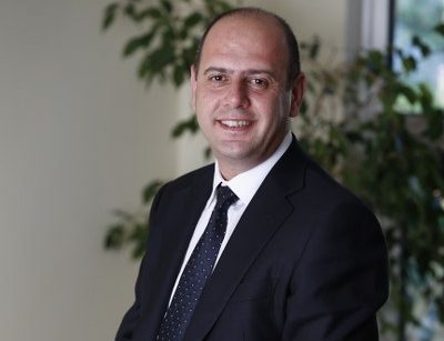 Komatsu ile birlikte, Volvo Trucks, Crown, Dieci ve Terex Finlay markalarının distribütörlüğünü yürüten Temsa İş Makinaları’nın genel müdürlük görevini Eşref Zeka üstlendi.