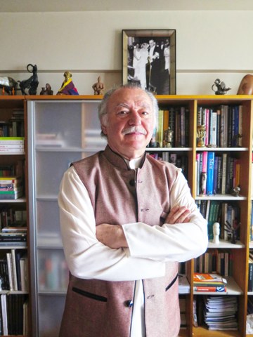 Giriş bölümünde Pekin’in “kültür turizmi” ve “gezi kültürü”ne dair yaklaşımları, uygulamaları ve kurucusu olduğu FEST Travel’ın bu sektör ve kültür içerisindeki hikâyesi anlatılıyor.
