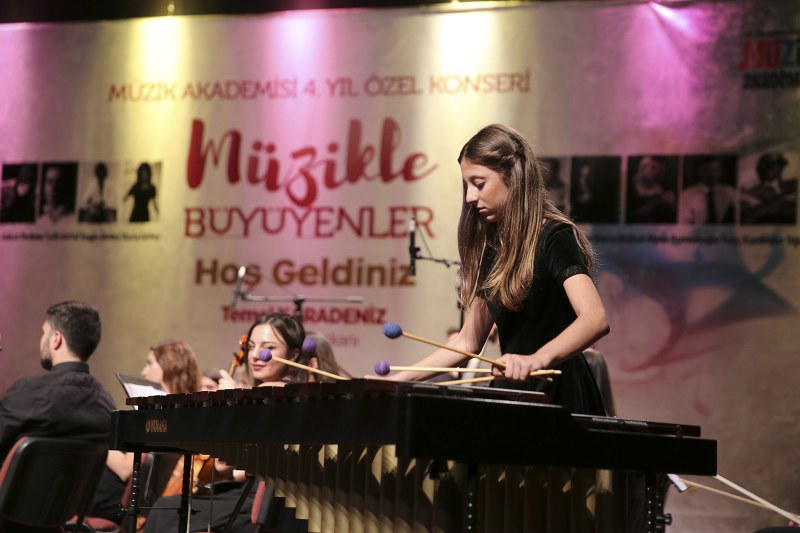 Küçükçekmece Belediyesi Müzik Akademisi, 4’üncü yılını özel bir konserle taçlandırdı.