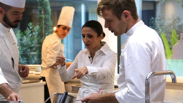 İstanbul Uluslararası Film Festivali, Gastronomi Randevusu Bölümü filmlerinden “Mutfağın Tanrıçaları”nın 2 Aralık Cumartesi günü Salt Galata Oditoryum’da Şef Aylin Yazıcıoğlu’nun katılımıyla gerçekleşen gösterimi büyük ilgi gördü.