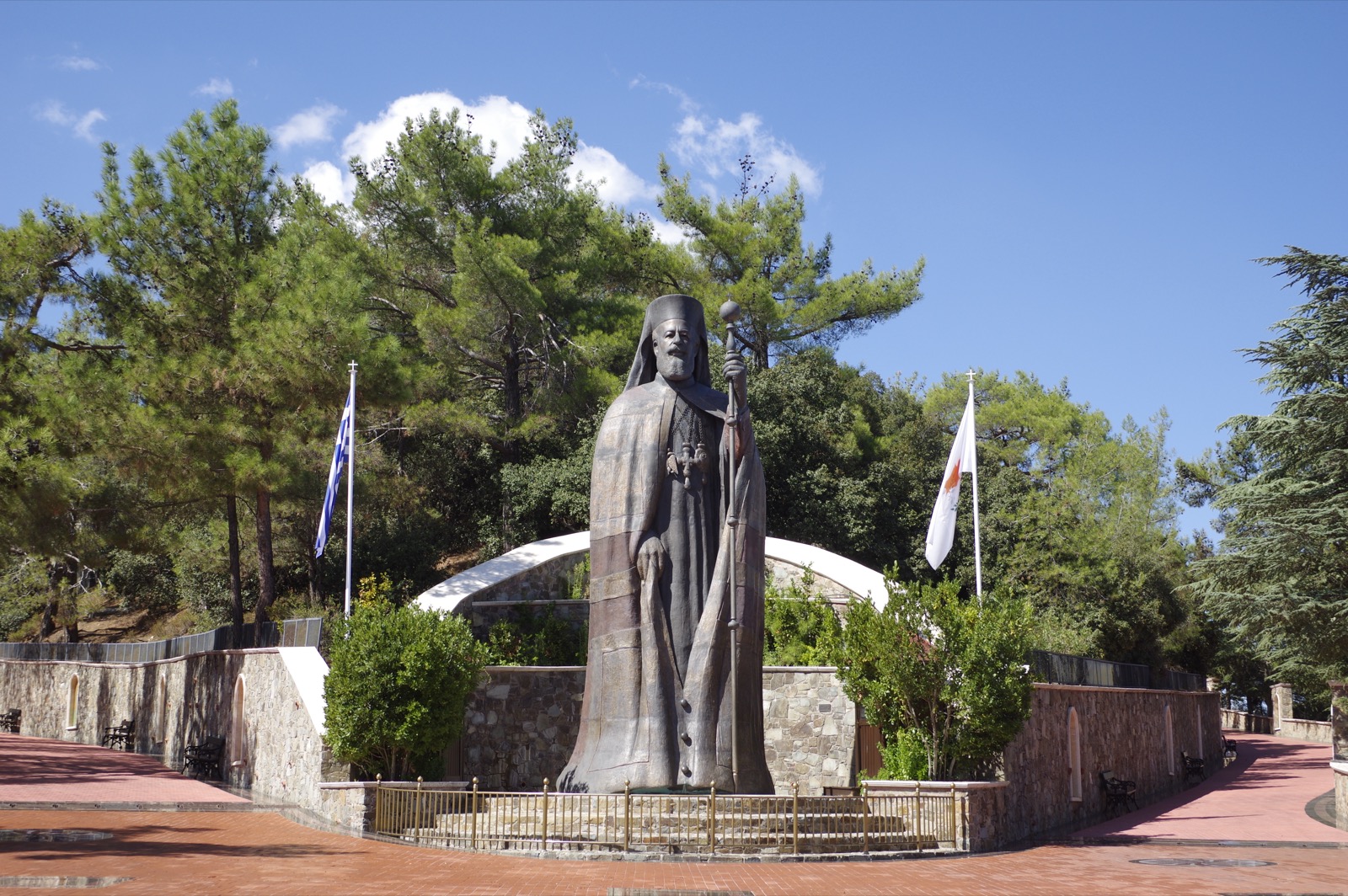 Μνημείο Αρχιεπισκόπου Μακαρίου Γ΄