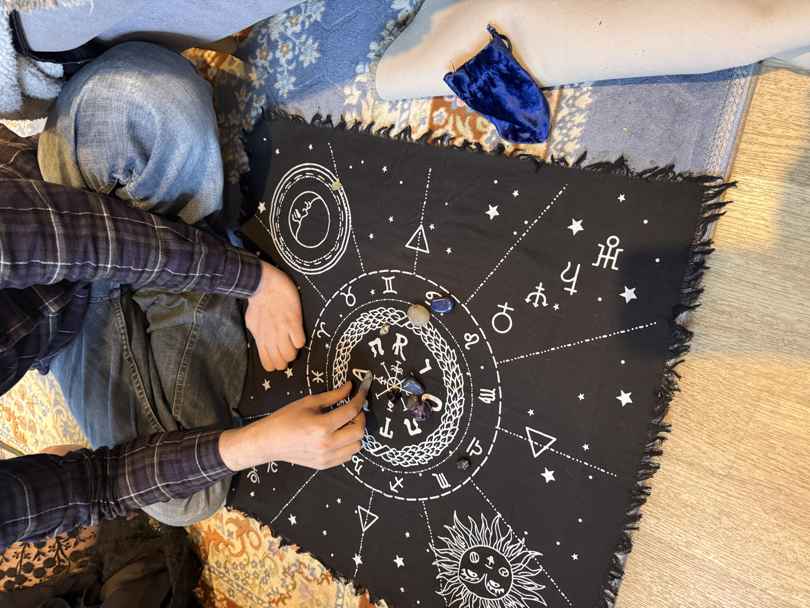 Bee Helygen — astrology in Glastonbury
