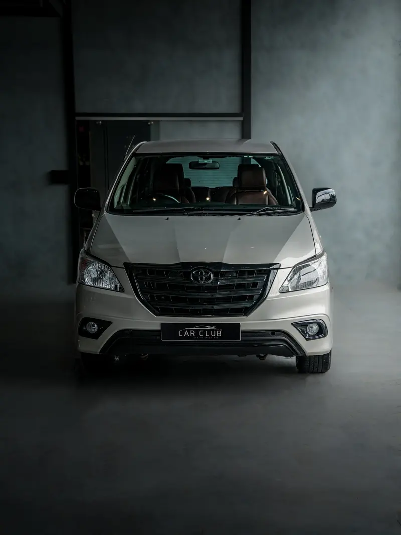 2015 Toyota Innova 2.5G — photo 1