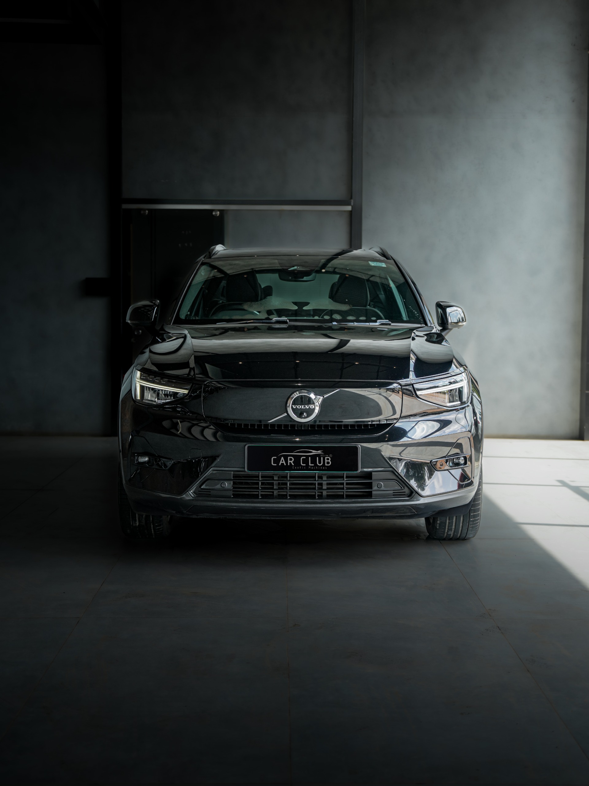 2023 Volvo XC40 RECHARGE TWIN — photo 1