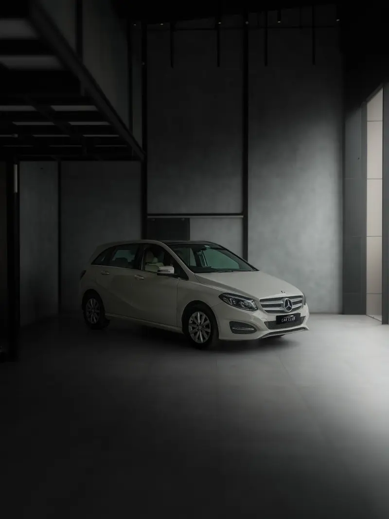 2015 Mercedes Benz B200 CDI — photo 1