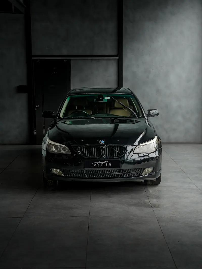 2009 BMW 520 D — photo 1