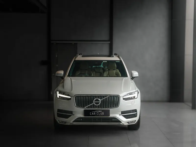2017 Volvo XC90 D5 MOMENTUM