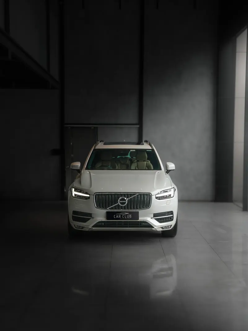2017 Volvo XC90 D5 MOMENTUM — photo 1