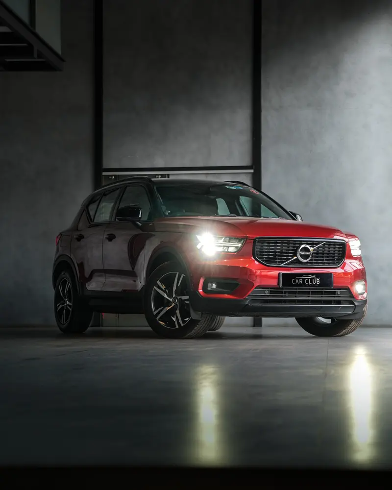 2020 Volvo XC 40 T4 — photo 1