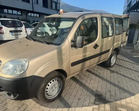 Fiat Doblo 2012