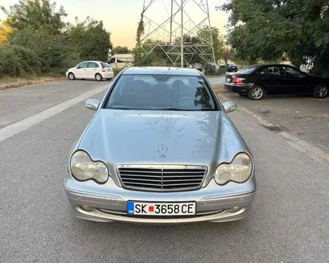 Mercedes-Benz 220 2004