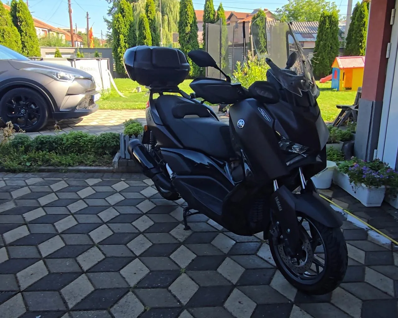 Yamaha X-MAX 2025