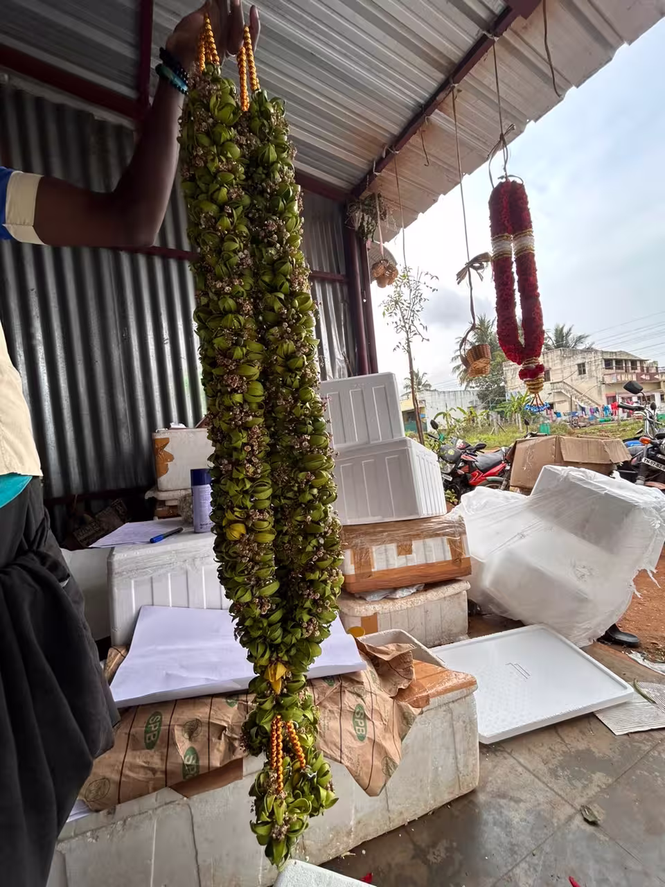 Manoranjitham Garland variation 3