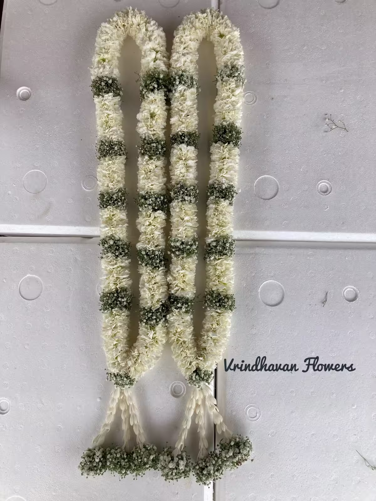 Carnation Garland variation 6