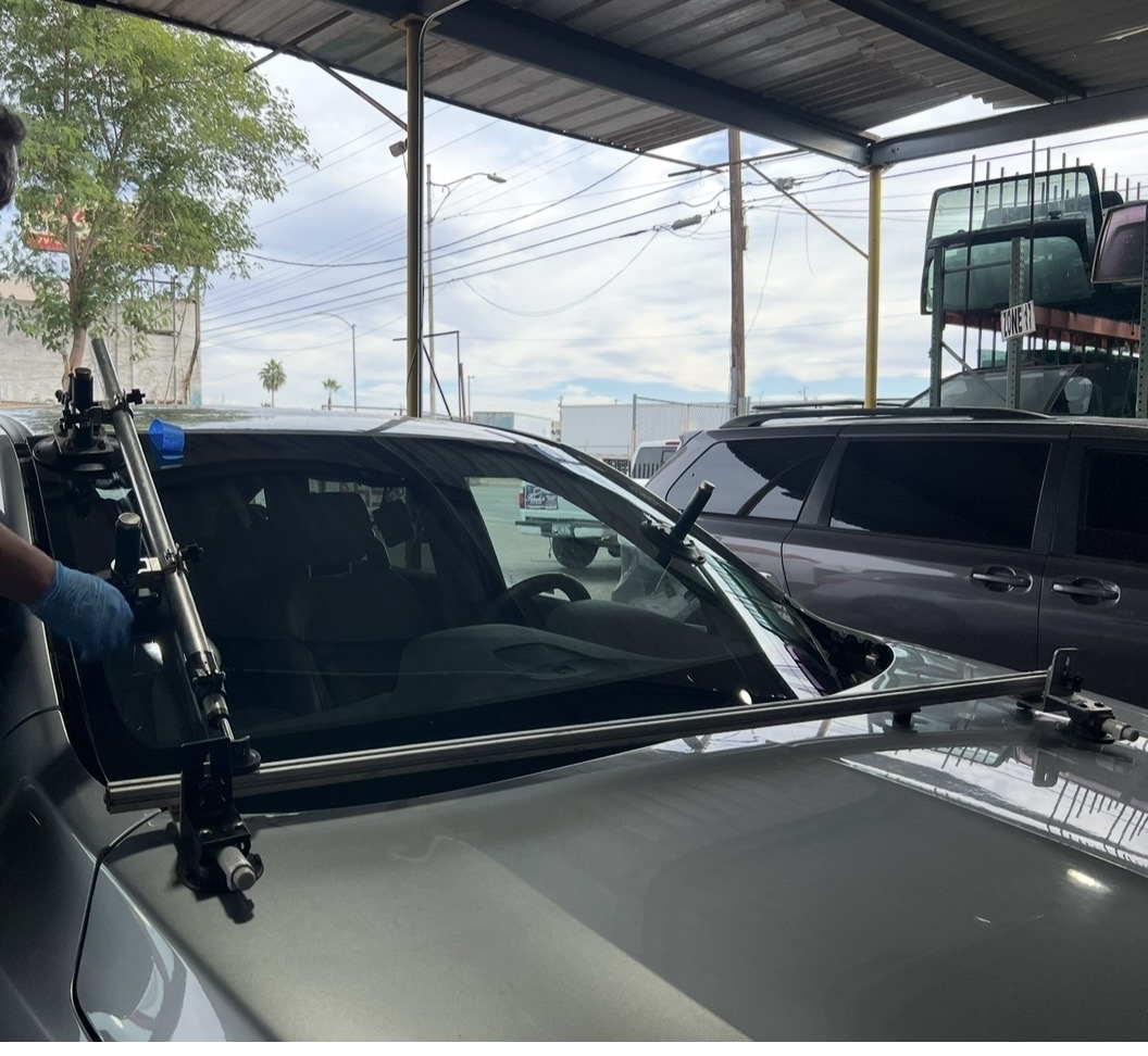 Pineda’s Auto Glass